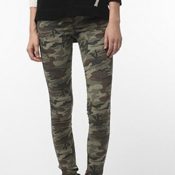 blank nyc camo pants